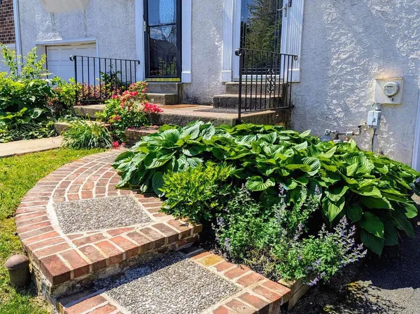 40 Kingston Ter, Aston, PA 19014