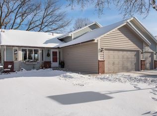 9434 Rosewood Ln N, Maple Grove, MN 55369