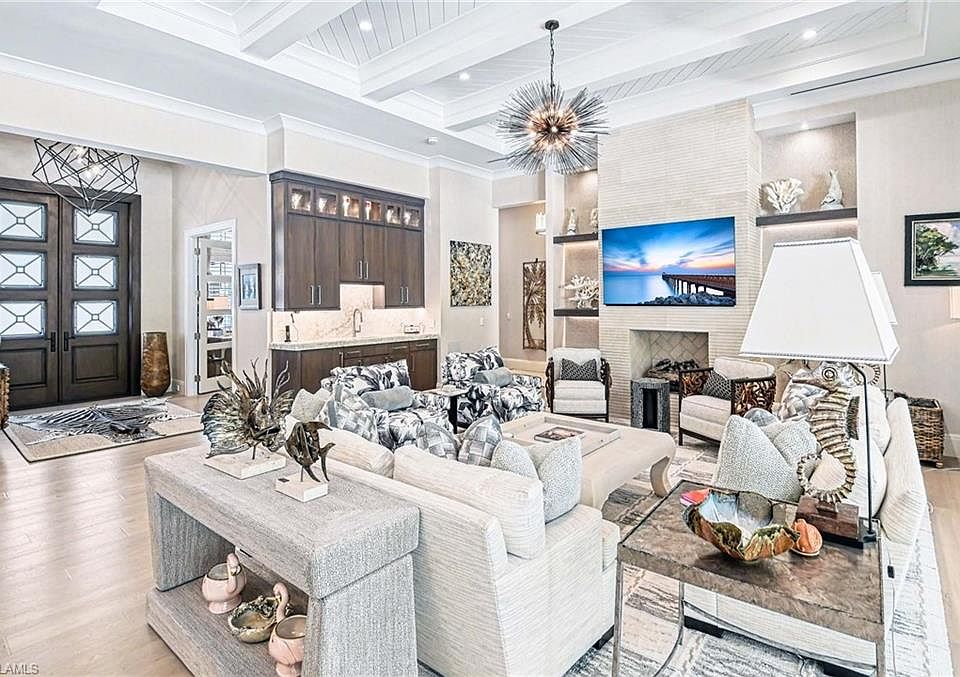 3003 Crayton RD, Naples, FL 34103 | MLS #226014388 | Zillow