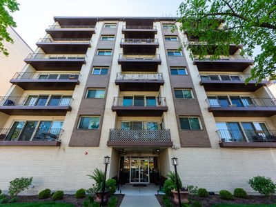 235 Marengo Ave APT 3B, Forest Park, IL, 60130