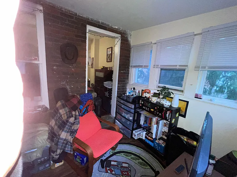 Summit St — Photo 14