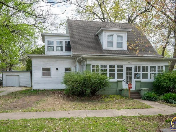 727 Main St, Osage City, KS 66523