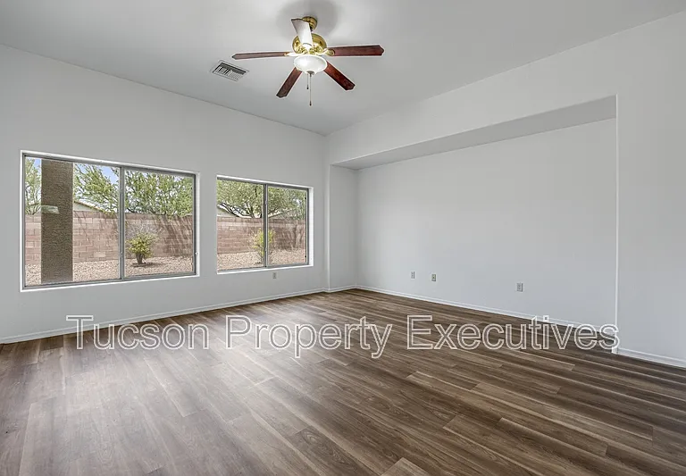 7585 E Picket Fence Ln — Photo 11