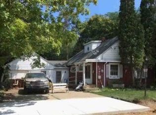 904 Vassar St, Alma, MI 48801