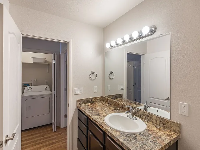 800 Sherwood Dr — Photo 18