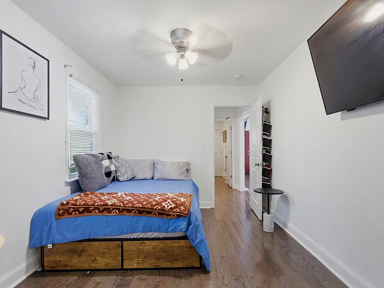 4318 Lawrence St — Photo 15