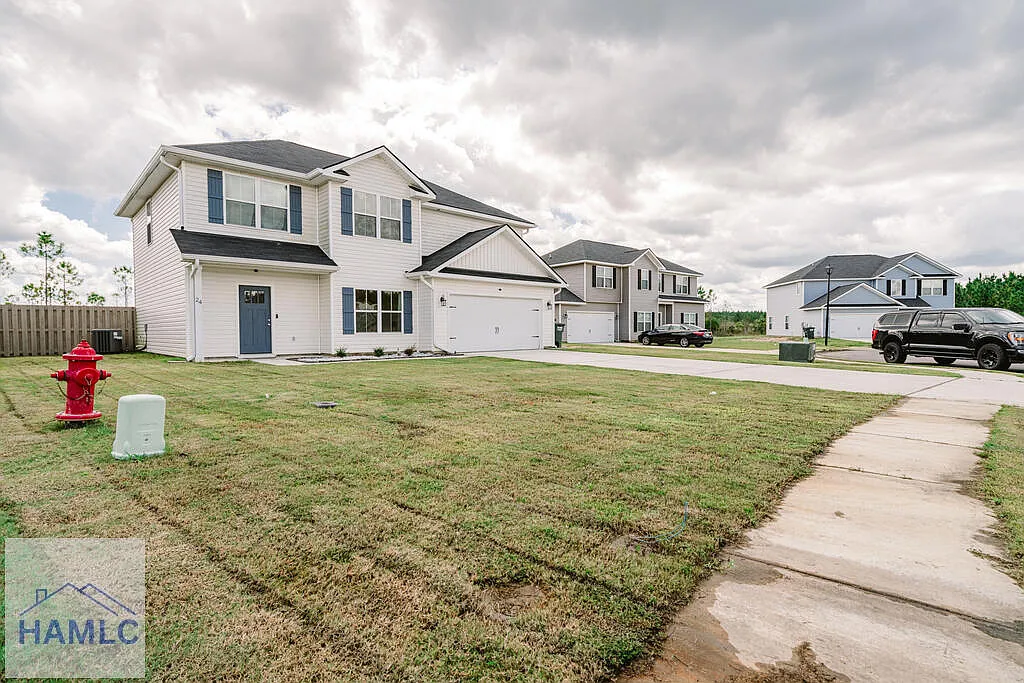 4 bed, 2.5 bath, 2072 sqft, $2,300 — Photo 2