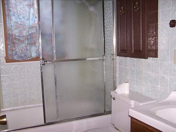 3rd image of 106 N Sheridan