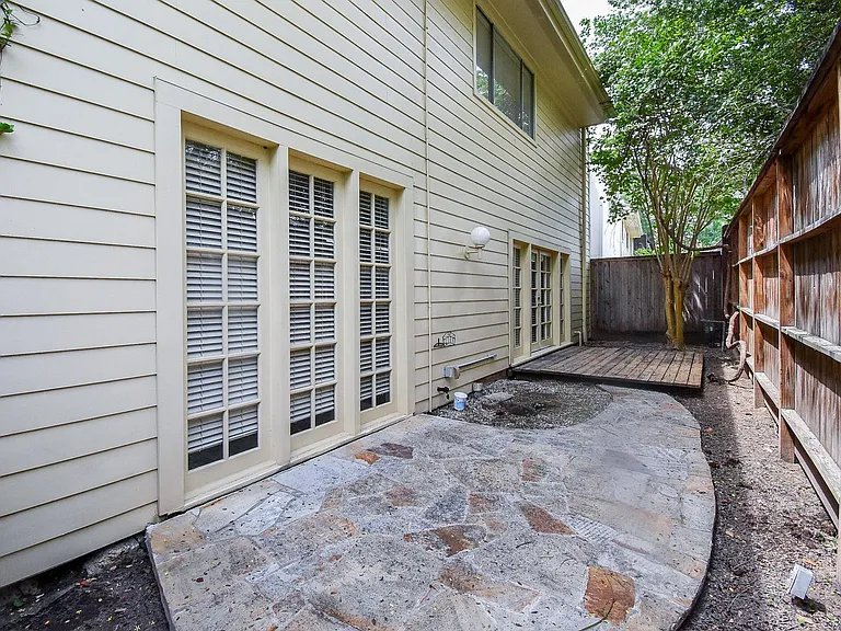 201 Vanderpool Ln #113 — Photo 39