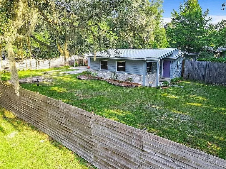Large frontyard and backyard