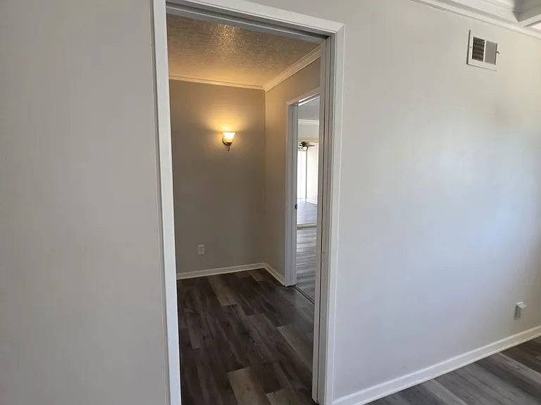 1319 Thermal Ave — Photo 11