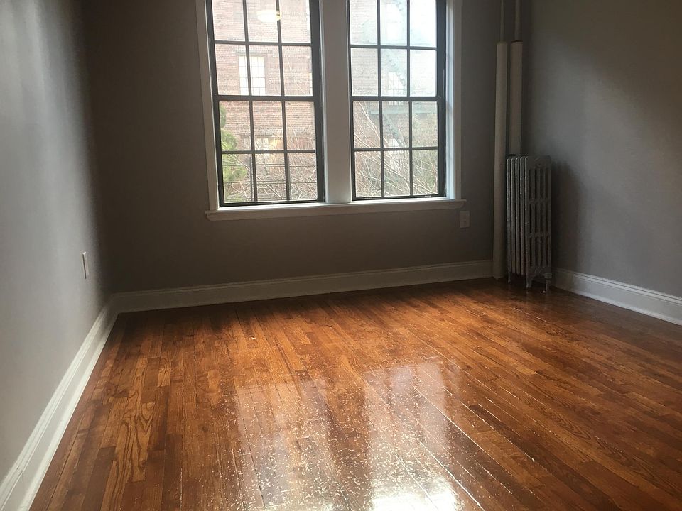 2nd image of 2818 Bronx Park E APT L52