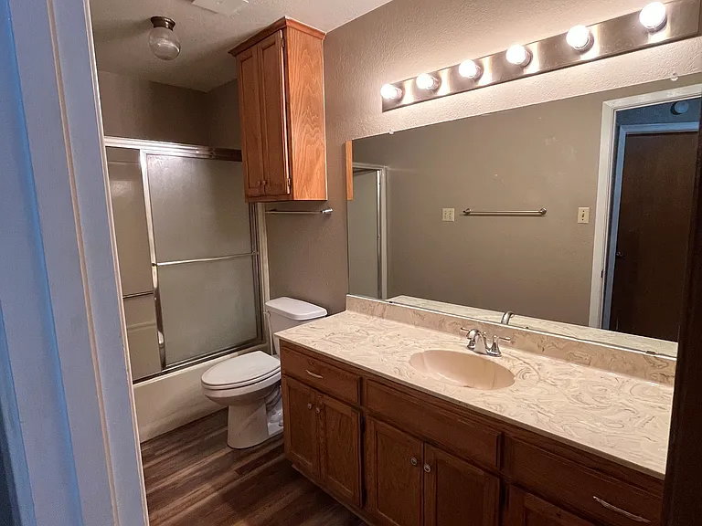 330 S Barton St — Photo 6