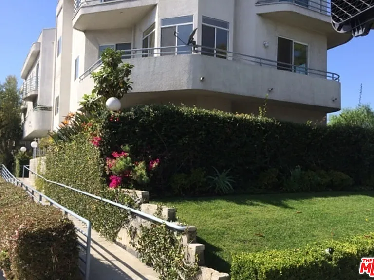 1325 Arizona Ave #201 — Photo 34