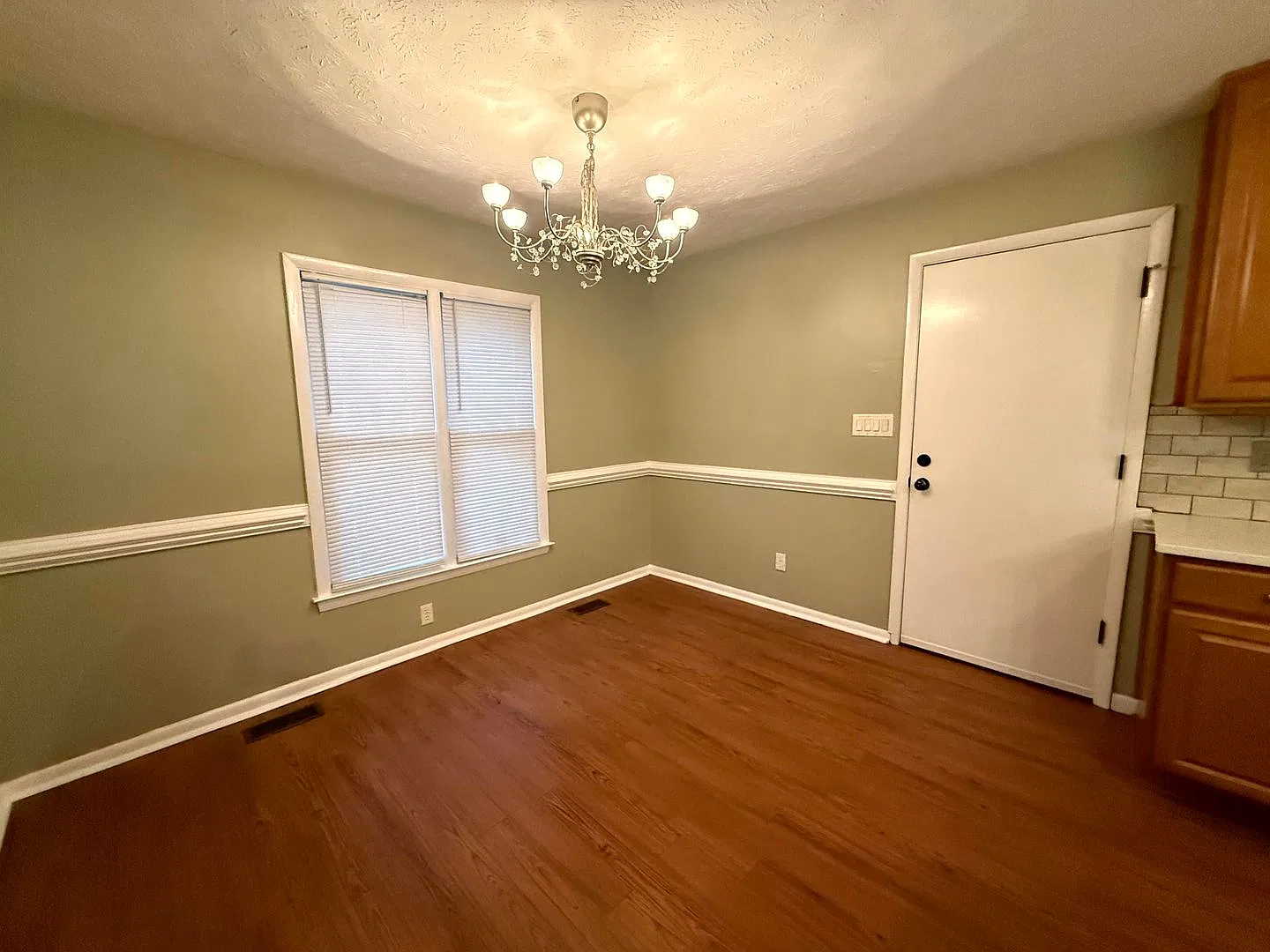 7189 Evanston Street ~ Devonwood North ~ Two Weeks Free! — Photo 4
