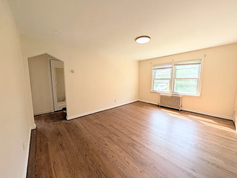 139 Eastern Way #2R — Photo 3