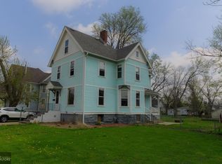 1210 West St, Grinnell, IA 50112