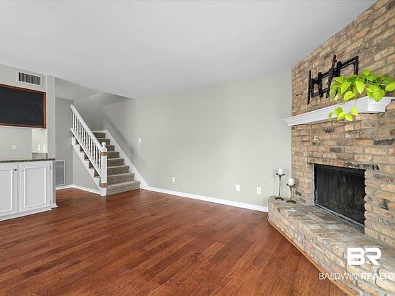 3rd image of 6417 Cedar Bend Ct