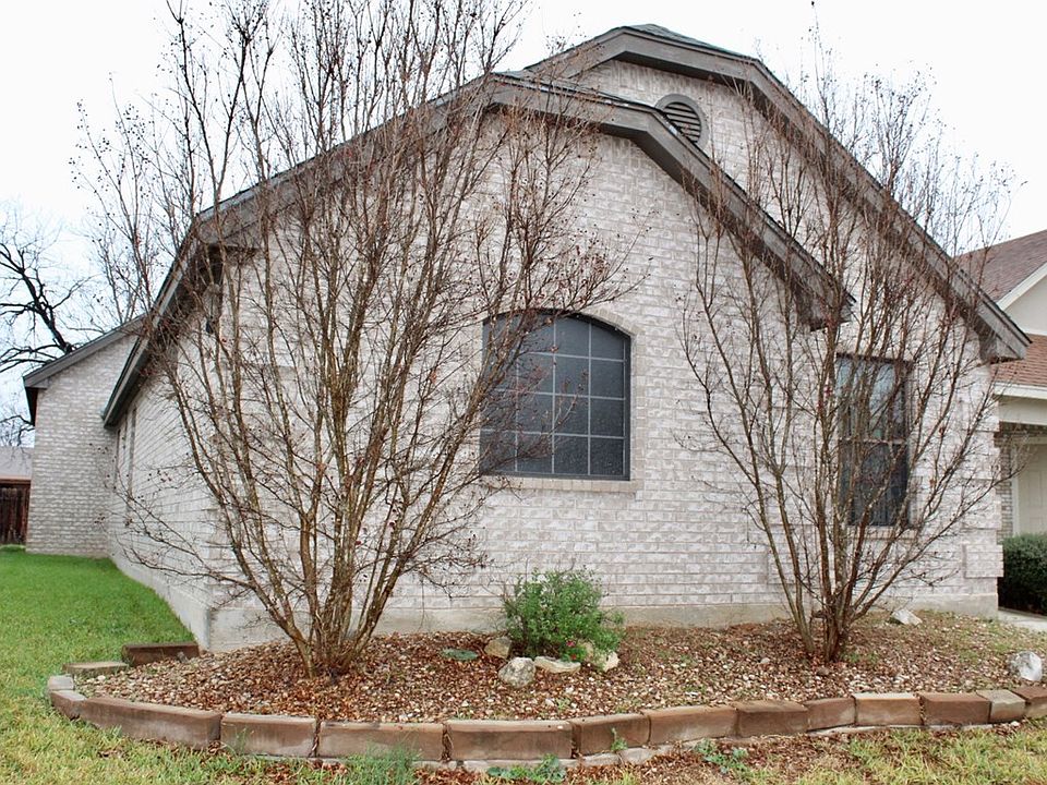 36 Leona Hts, Uvalde, TX 78801 Zillow