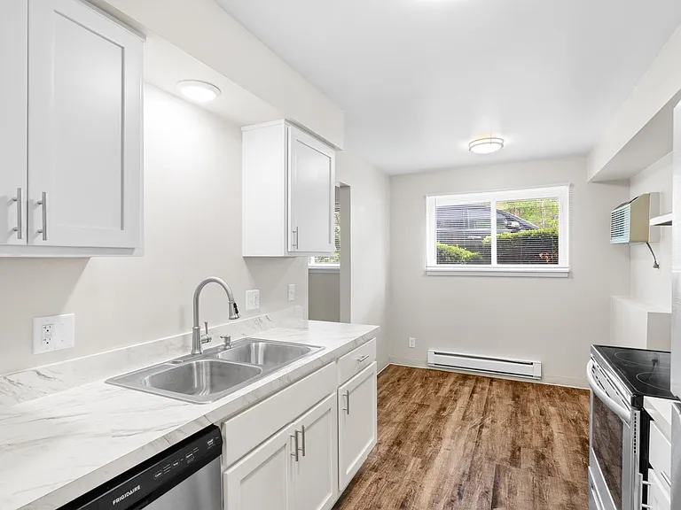 2342 Aurelius Rd — Photo 32