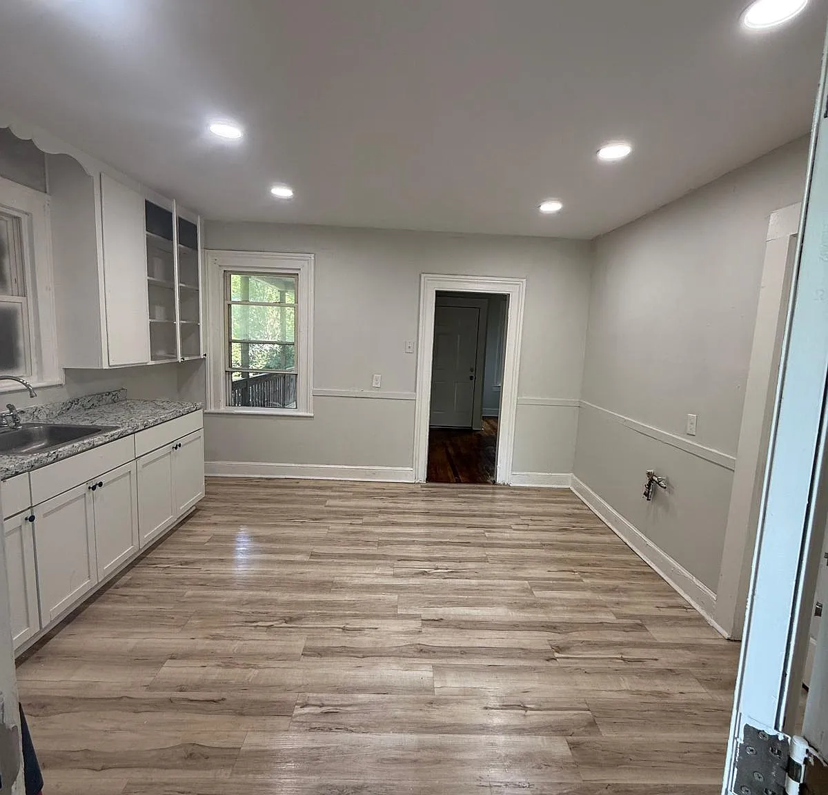 1 bed, 1.0 bath, 600 sqft, $1,200 — Photo 2