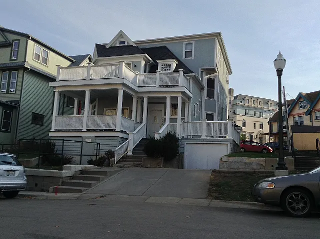 621 N Frances St — Photo 2