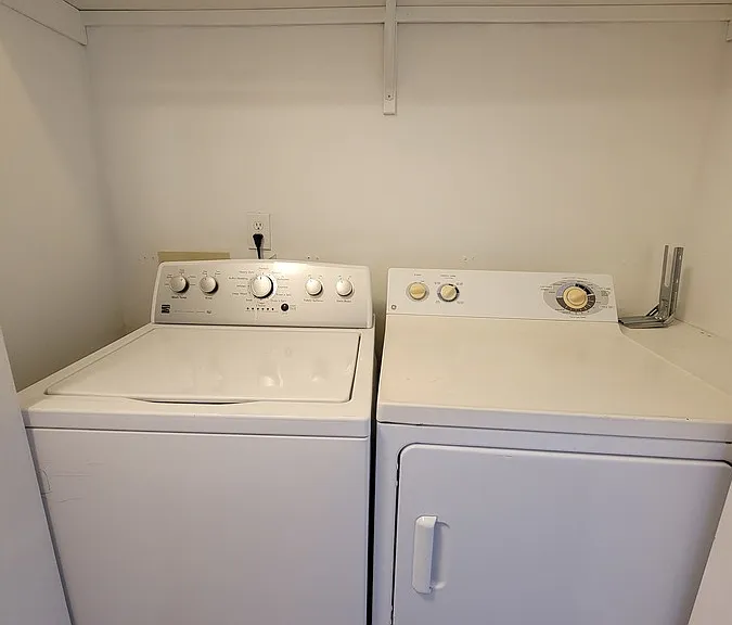 2705 E Mendota Dr — Photo 26