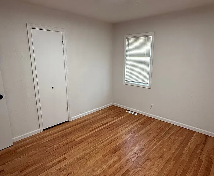 3936 S Pleasant St — Photo 15
