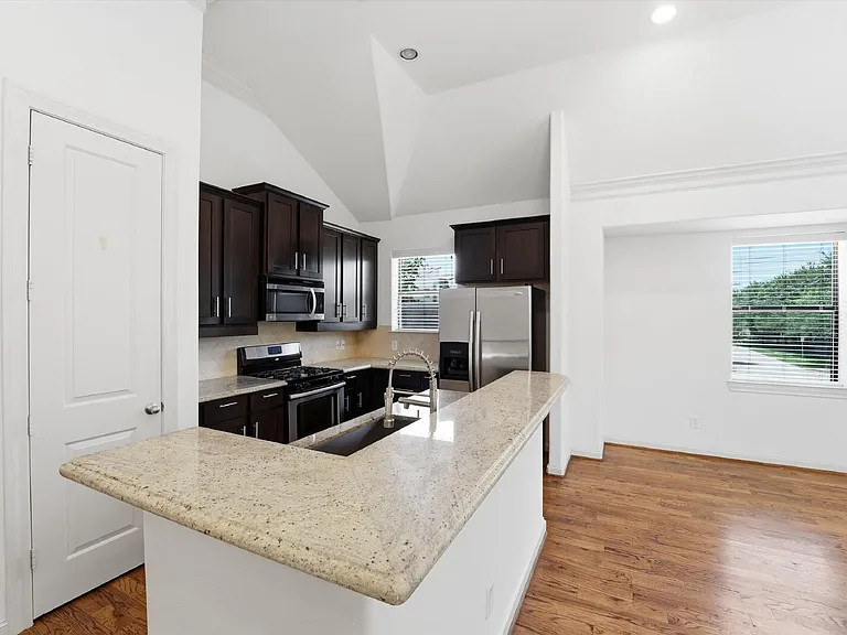 2305 Bastrop St #A — Photo 17