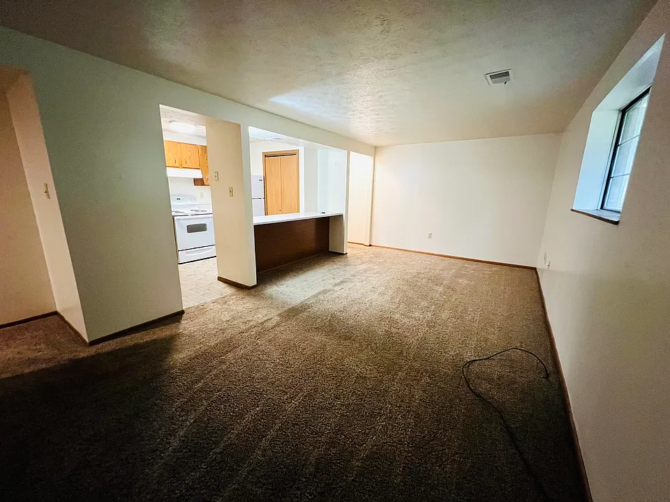 37 Foxglove Dr #3