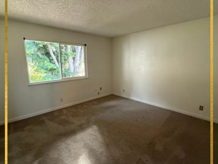 618 Lakehaven Ter — Photo 15
