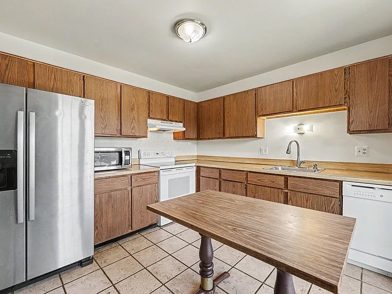 3422 Burbank Dr — Photo 8