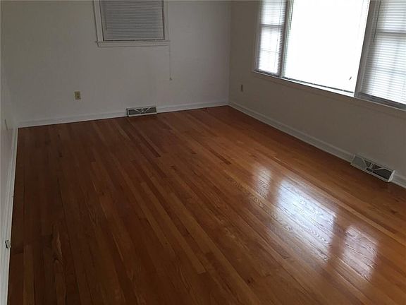 5th image of 1103 Briarwood Dr