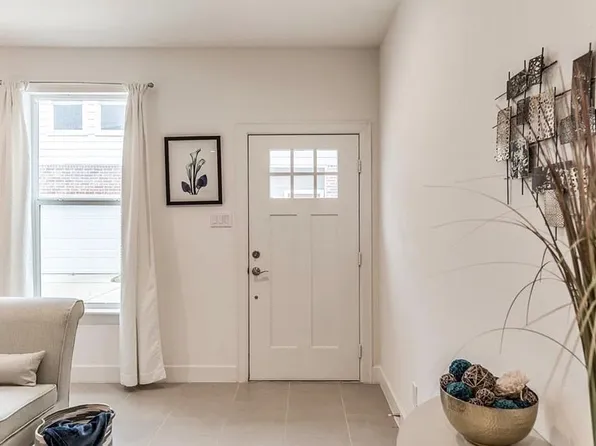 120 Sylvester Rd #A, Houston, TX 77009