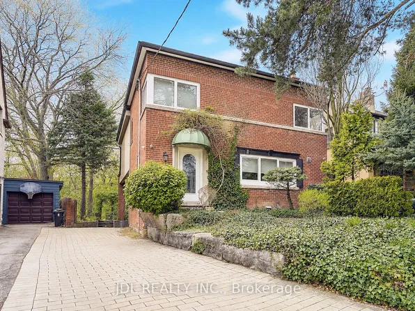 6 Nesbitt Dr, Toronto, ON M4W 2G3