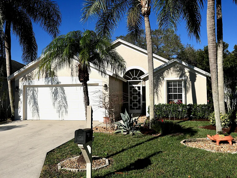 2220 Soundings Ct — Photo 1