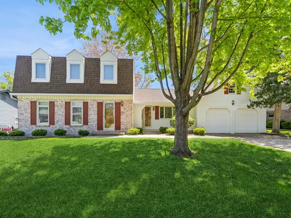 2016 Crown Flair Dr, West Des Moines, IA 50265