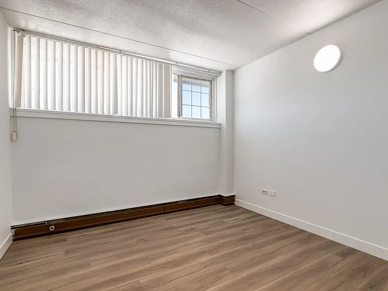 10 Frobisher Blvd SE — Photo 44