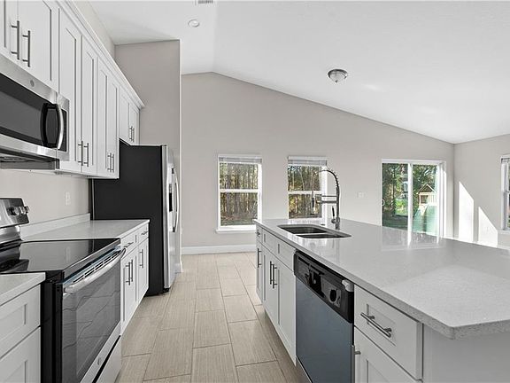 4th image of 2427 Whitehorse St