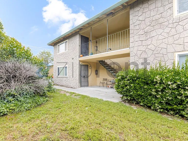 4561 Ashcroft Ave #49 — Photo 3