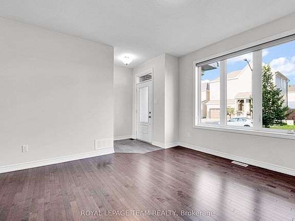 3rd image of 59 Moonbeam St