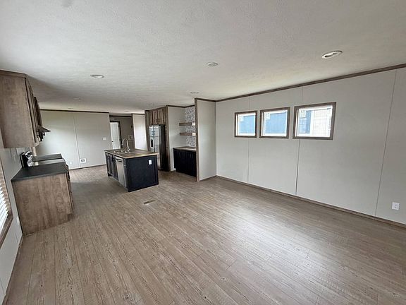 4th image of 409 Sandy Bass Ln #5