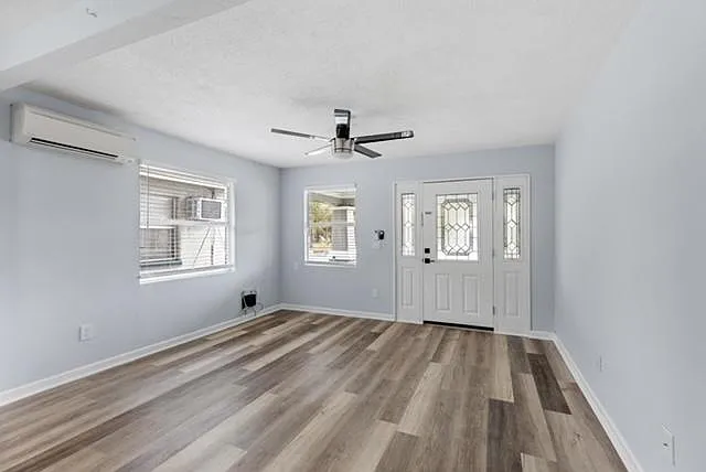 2410 E Columbus Dr — Photo 21