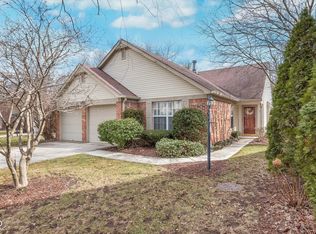 9694 River Oak Ln E, Fishers, IN