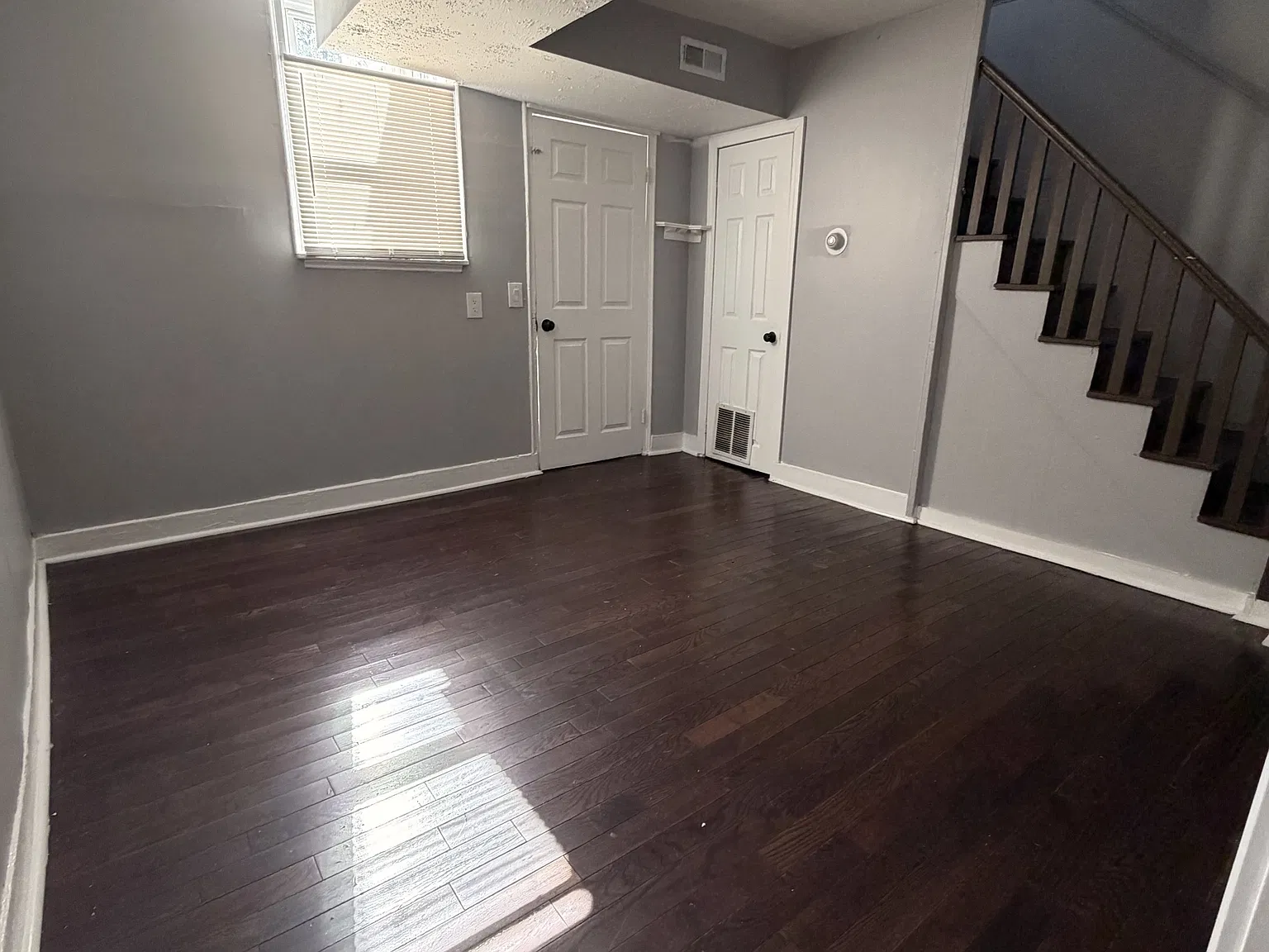 2 bed, 934 sqft, $1,875 — Photo 2