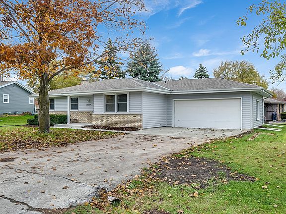 5502 Carriage Hills Dr Mount-large-003-2