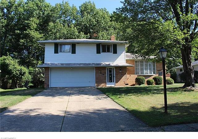 1st image of 889 E Dartmoor Ave