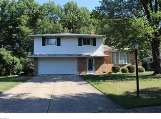 889 E Dartmoor Ave, Seven Hills, OH