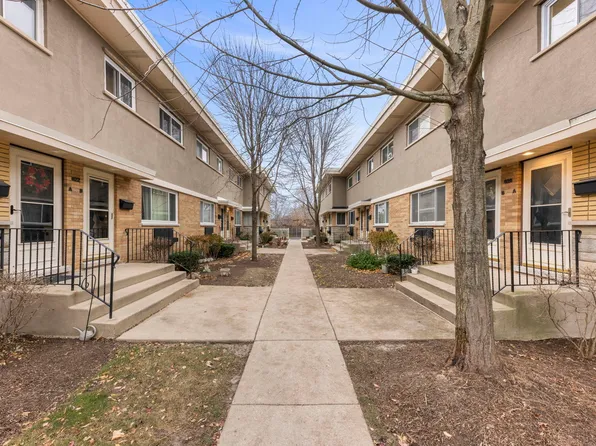 626 S Milwaukee Ave APT A, Libertyville, IL 60048