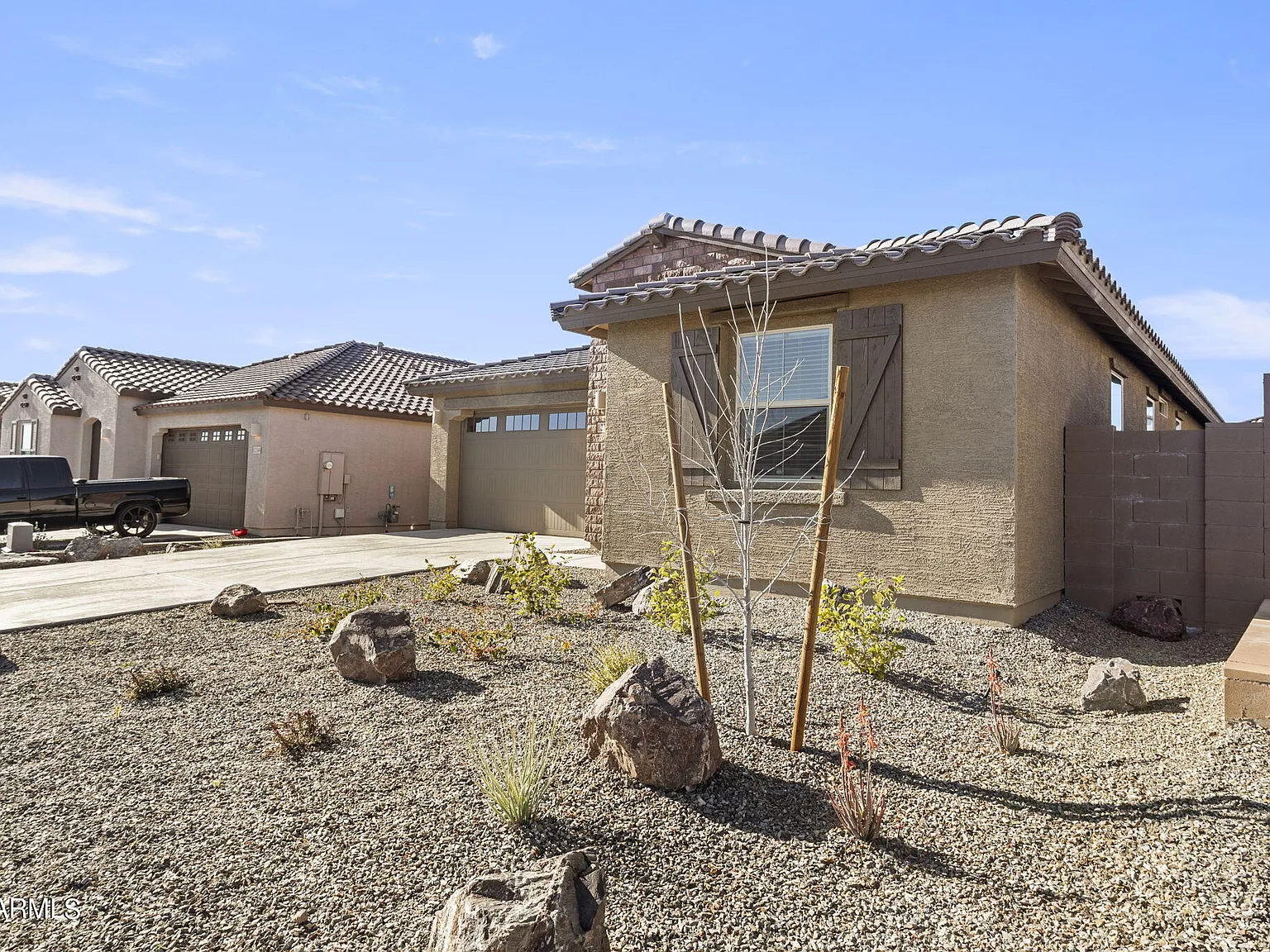 4 bed, 3.0 bath, 2268 sqft, $4,000 — Photo 2